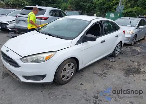 2016 Ford Focus S из США, поврежденный, VIN 1FADP3E26GL356458